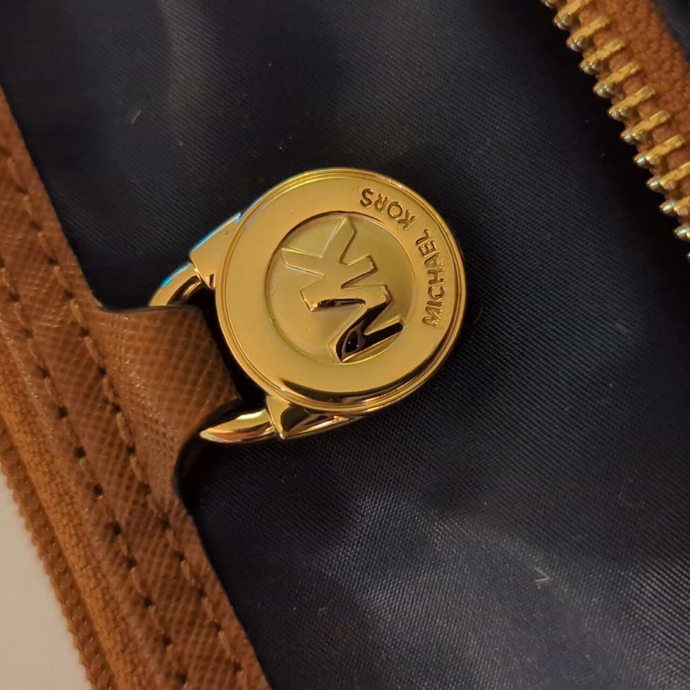 Michael Kors  crossbody - Picture 4 of 6
